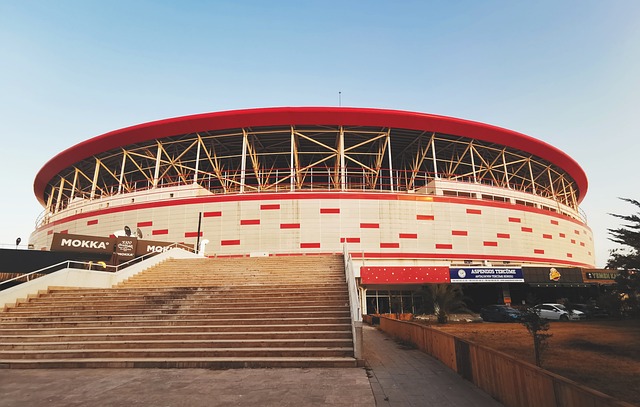 迷失！浓眉一度8中0&全场9中1贡献2分8篮板6助攻